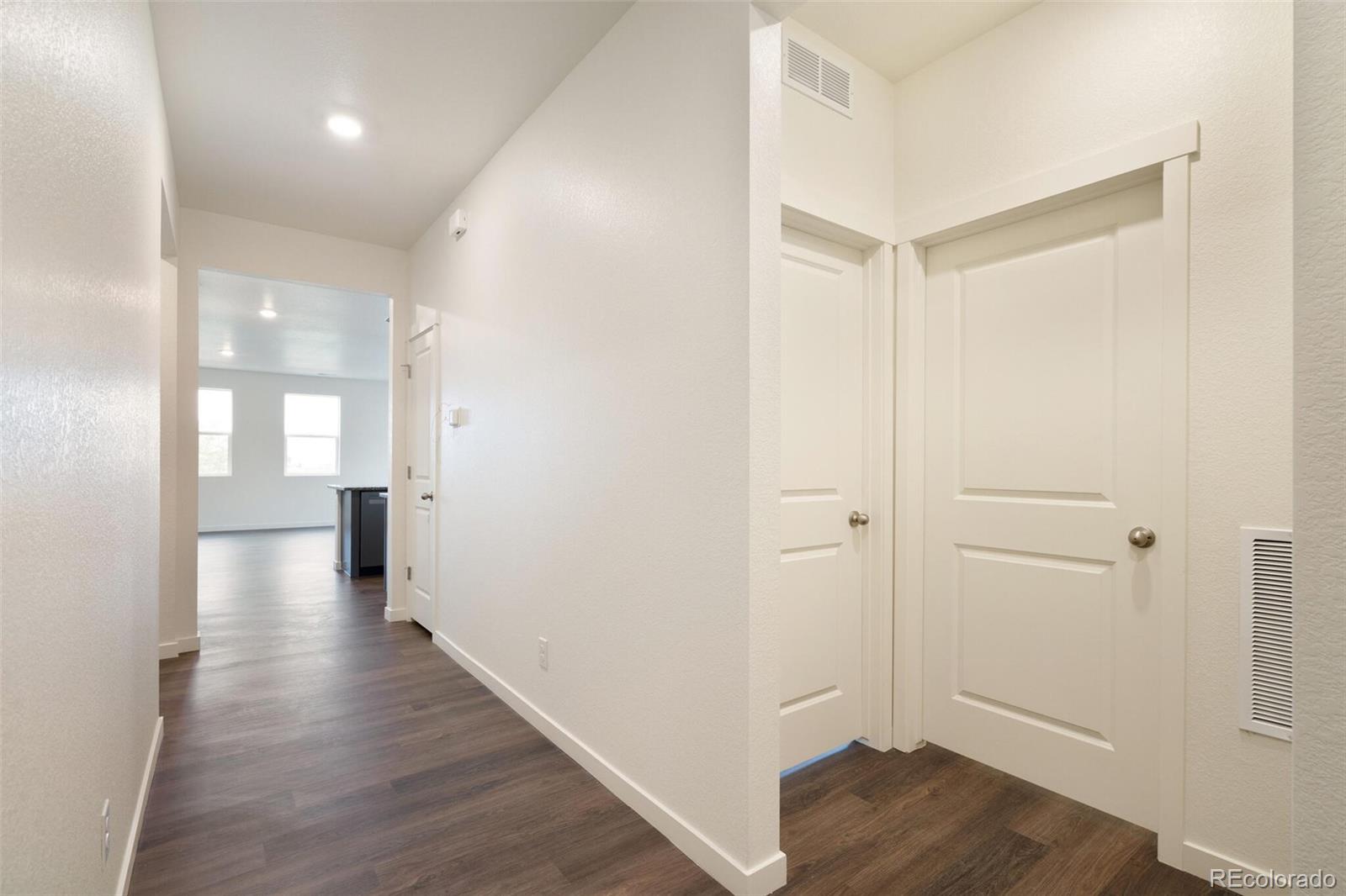 4769 Lynxes Way Johnstown, CO 80534 - Photo 4 of 27