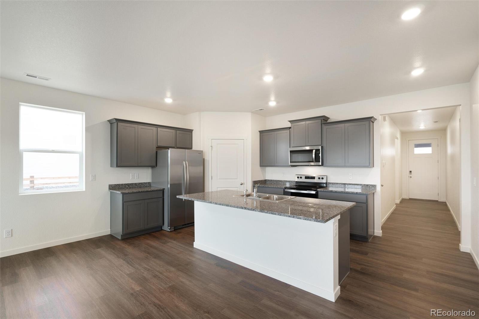 4769 Lynxes Way Johnstown, CO 80534 - Photo 10 of 27