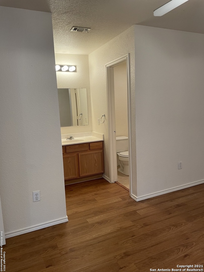 11249 Terra Loop Road San Antonio, TX 78233 - Photo 6 of 12