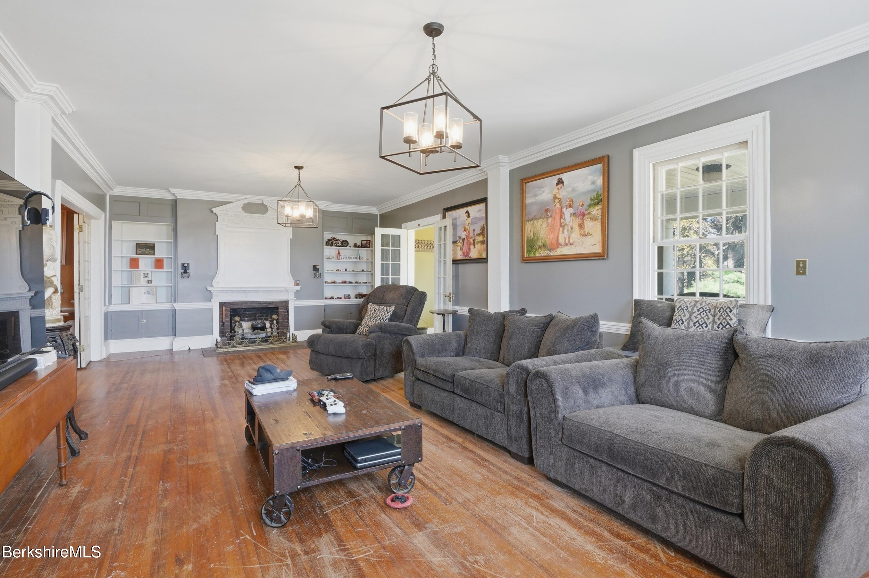 752 State Road Richmond, MA 01254 - Photo 22 of 71 Living Room