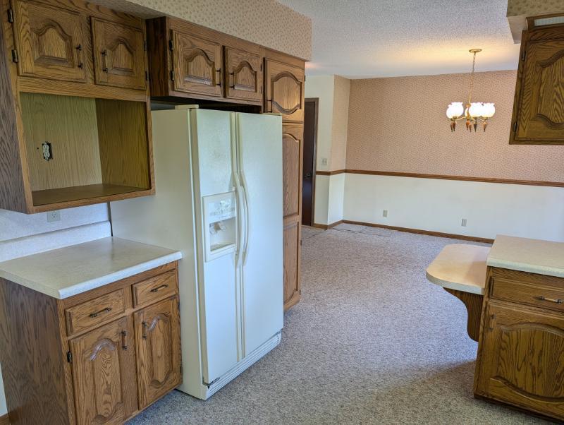 600 8th Street Southwest Wells, MN 56097 - Photo 9 of 34