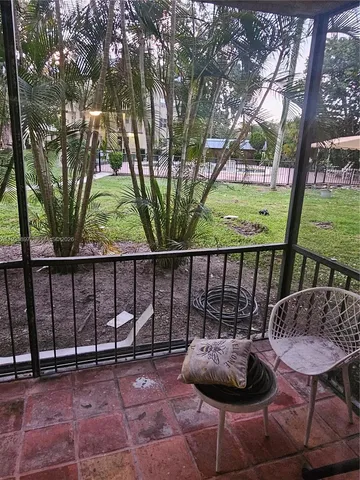 a view of kitchen with washer and dryer