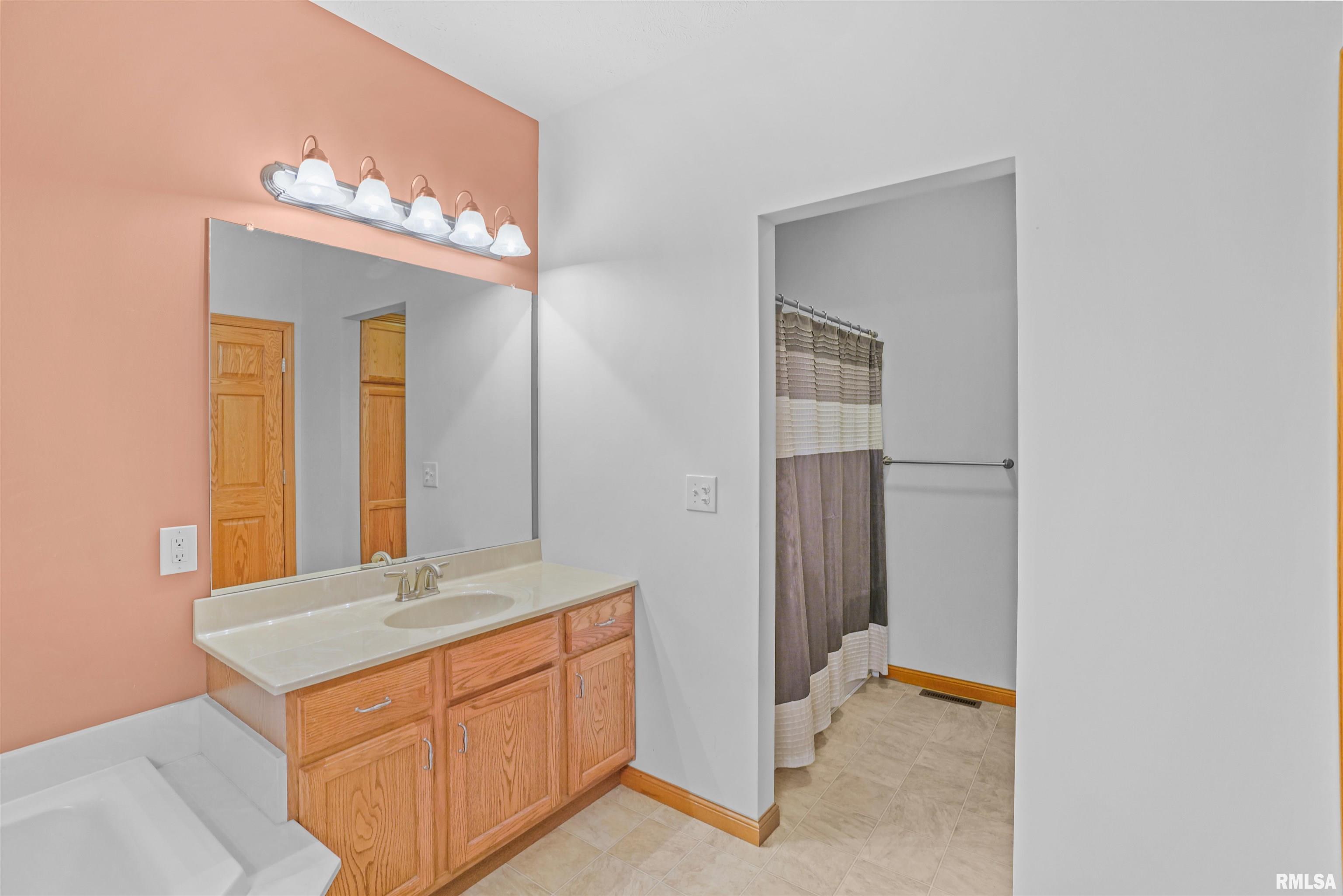 4829 East Ratliff Road Chillicothe, IL 61523 - Photo 32 of 63 Gallery Image 32