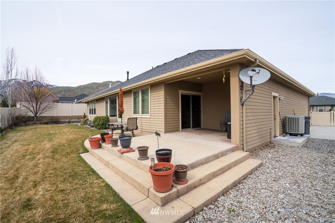 2111 Sage Grouse Road Wenatchee, WA 98801 - Photo 5 of 25