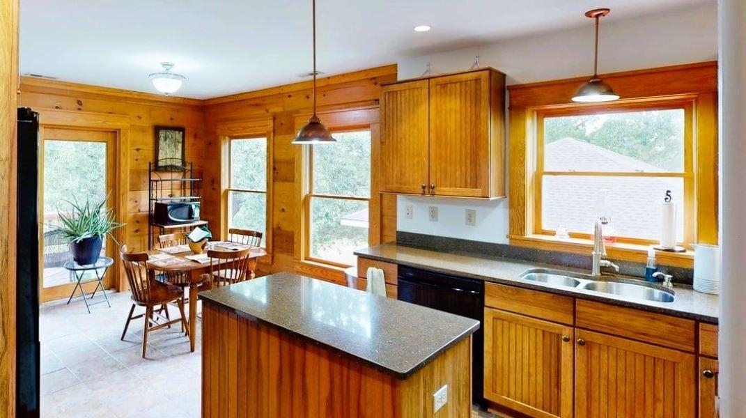 206 Susans Road Gaffney, SC 29341 - Photo 8 of 49