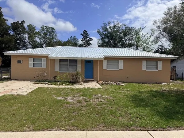 $1,700 | 614 South Larry Drive, Deland, FL 32724