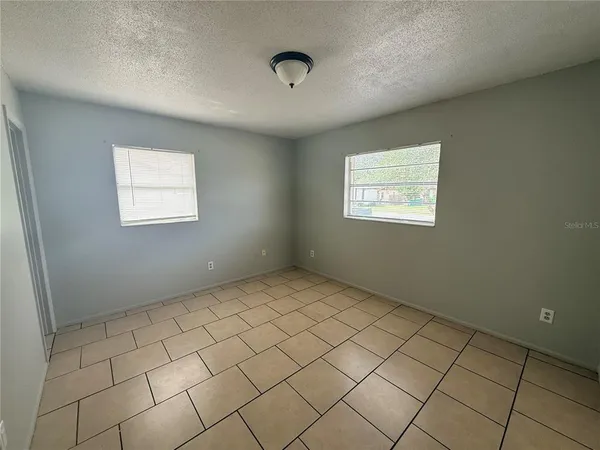 $1,700 | 614 South Larry Drive, Deland, FL 32724