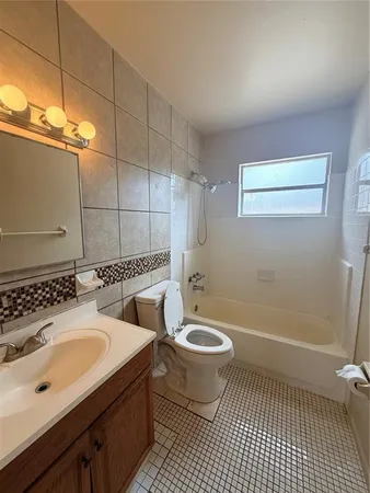 $1,700 | 614 South Larry Drive, Deland, FL 32724