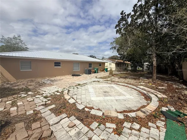 $1,700 | 614 South Larry Drive, Deland, FL 32724