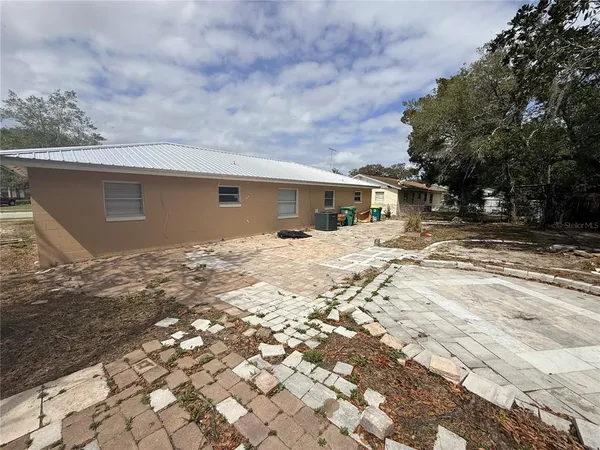 $1,700 | 614 South Larry Drive, Deland, FL 32724