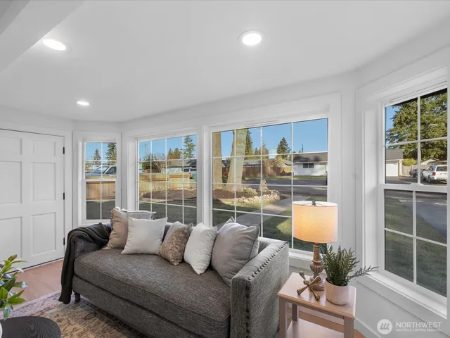 $750,000 | 5706 225th Street Southwest, Mountlake Terrace, WA 98043