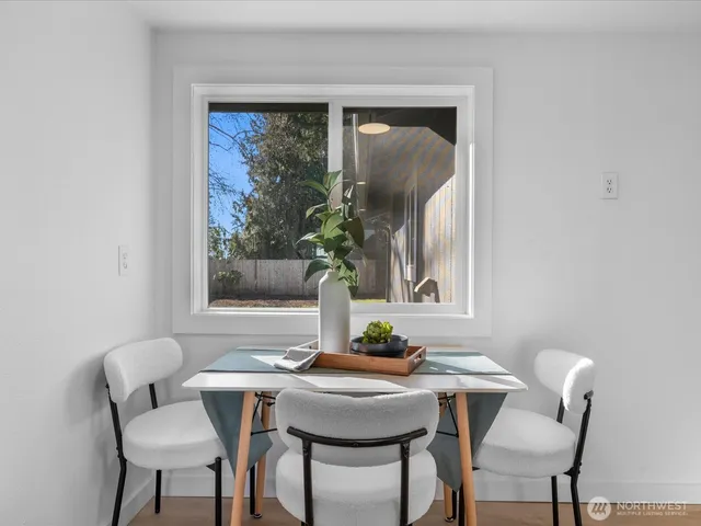 $750,000 | 5706 225th Street Southwest, Mountlake Terrace, WA 98043