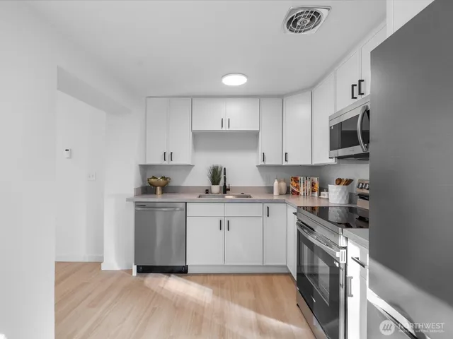 $750,000 | 5706 225th Street Southwest, Mountlake Terrace, WA 98043