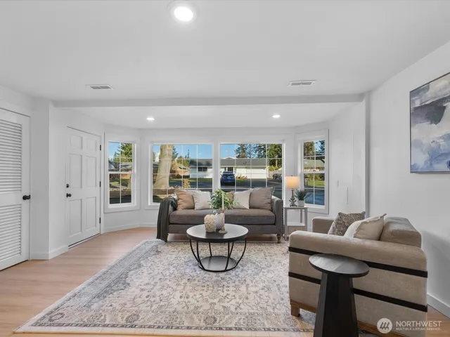 $750,000 | 5706 225th Street Southwest, Mountlake Terrace, WA 98043