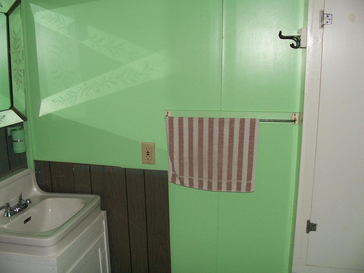 8 Elm Road Effort, PA 18330 - Photo 11 of 15 a bathroom with a sink and a mirror