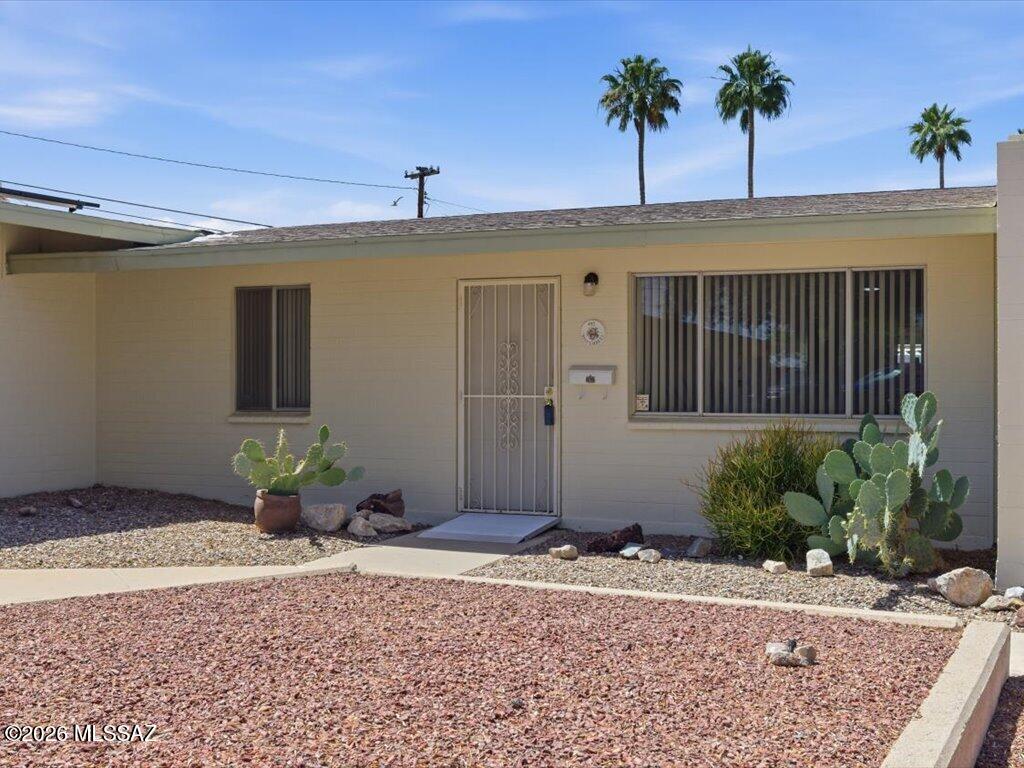 492 North Silverbell Road Tucson, AZ 85745 - Photo 1 of 33