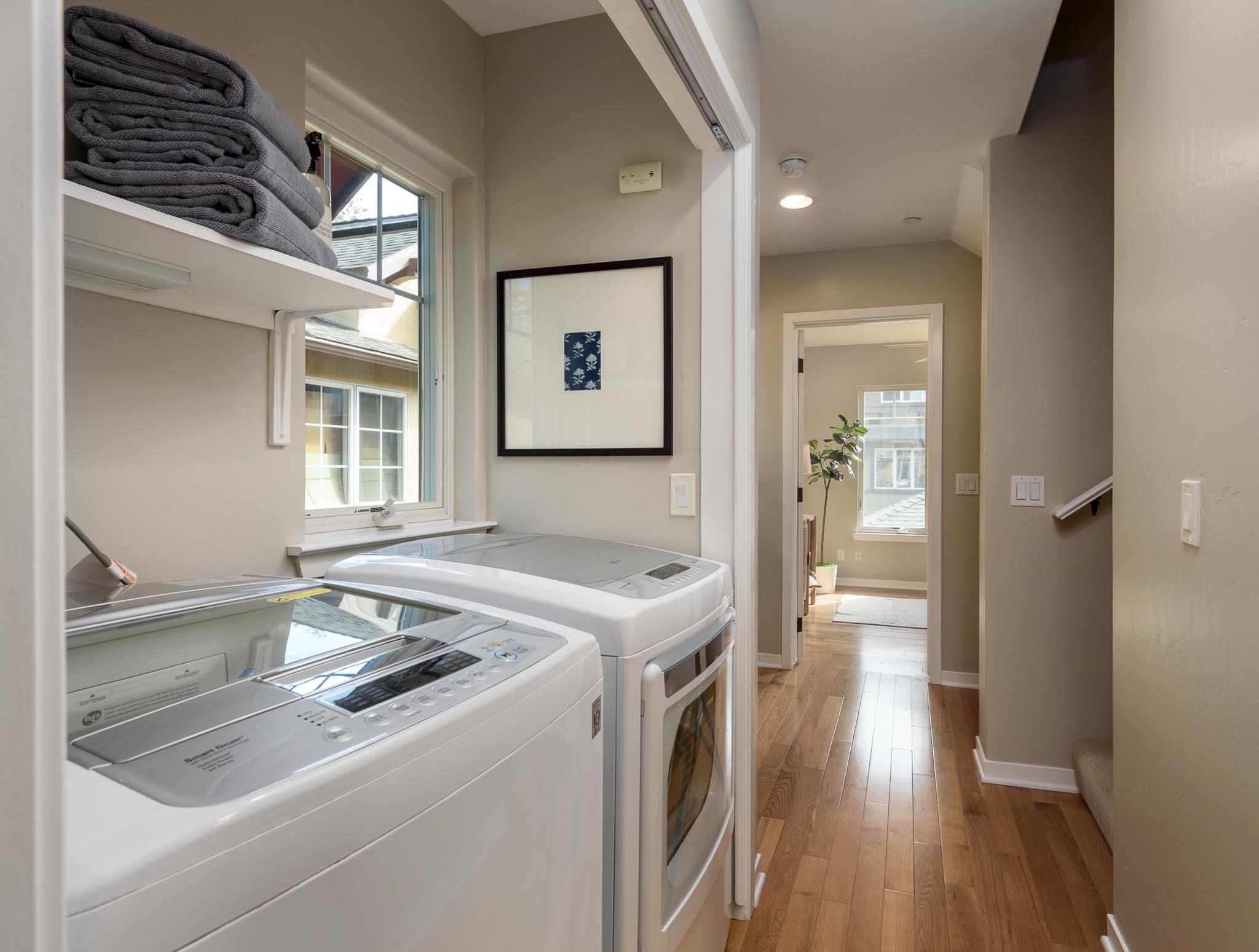 345 Kellogg Way, Unit 18 Goleta, CA 93117 - Photo 11 of 17 Laundry