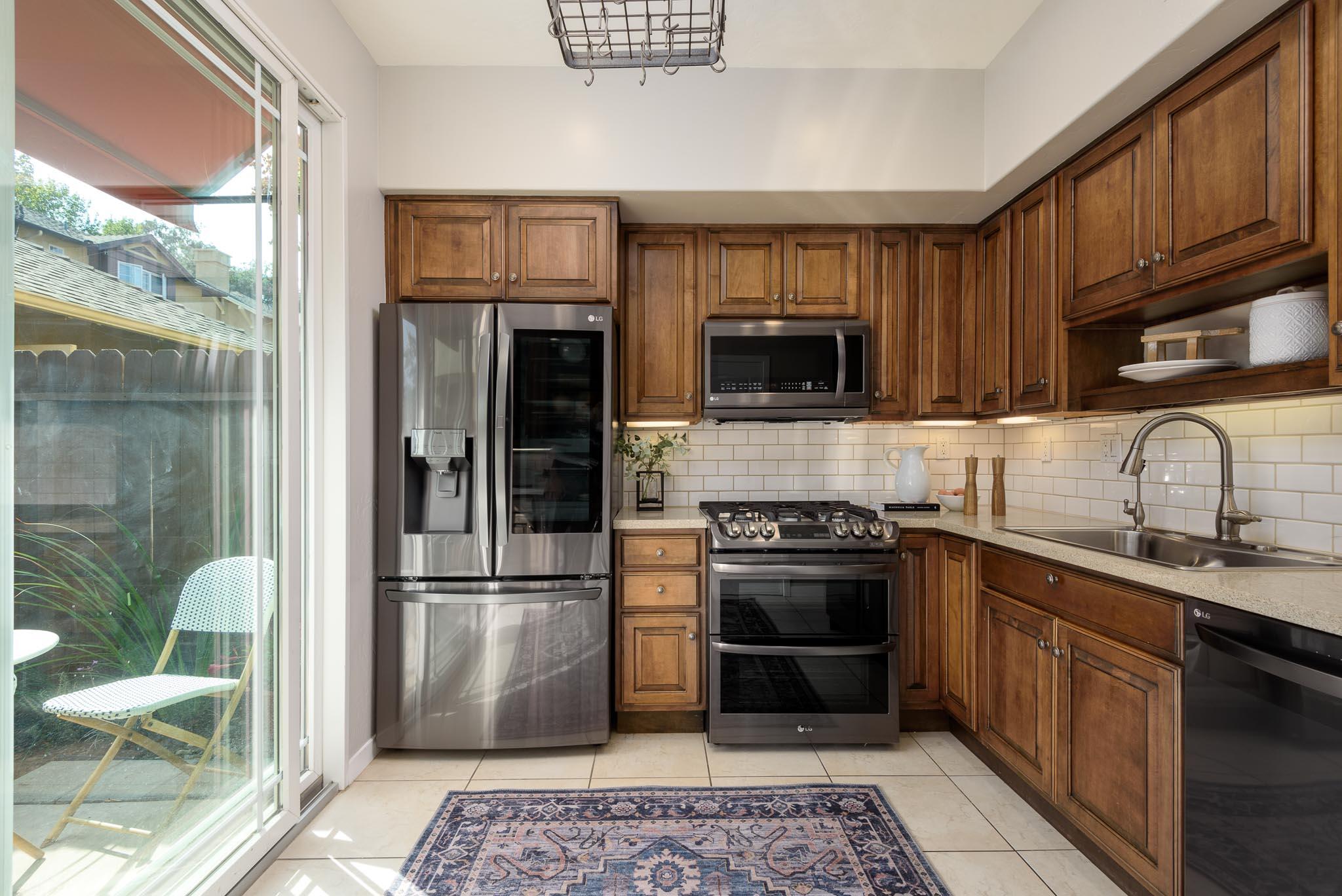 345 Kellogg Way, Unit 18 Goleta, CA 93117 - Photo 5 of 17 Kitchen