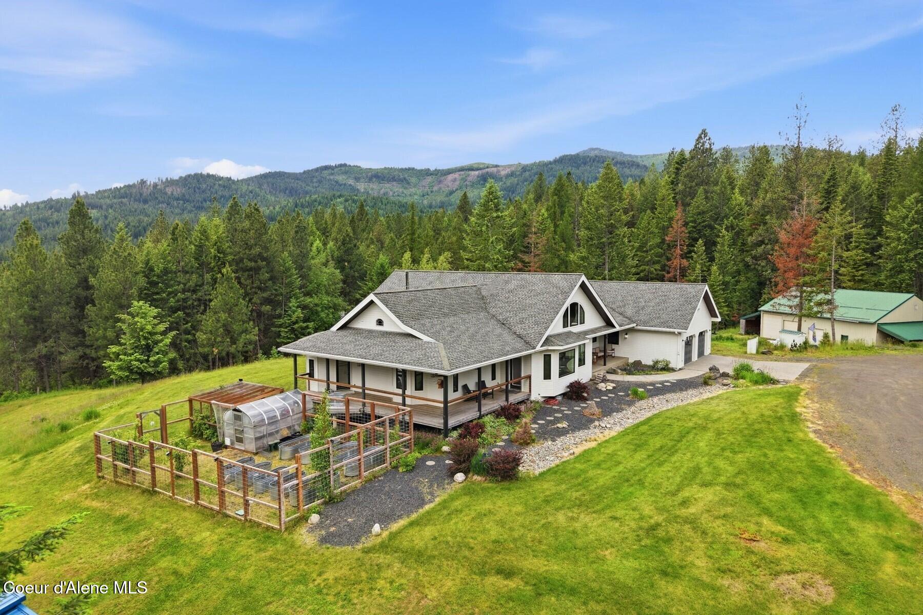 10988 West Thompson Road Coeur D'Alene, ID 83814 - Photo 1 of 71 Cougar Gulch Living!
