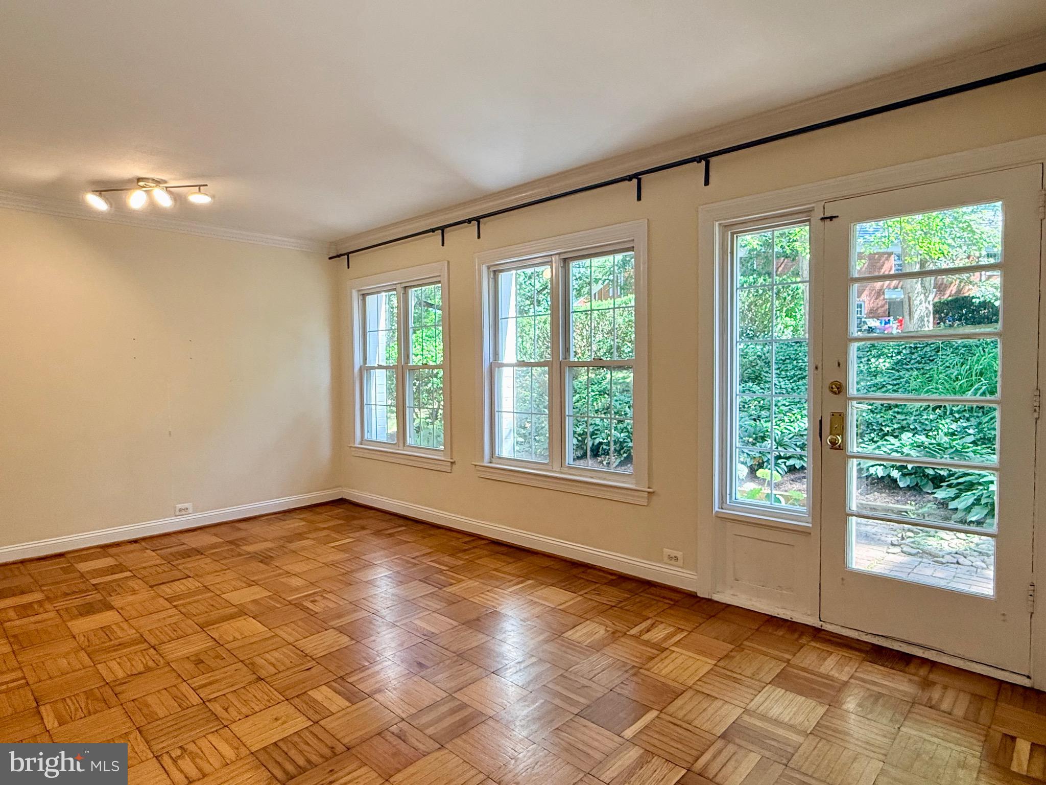 1628 Ripon Place Alexandria, VA 22302 - Photo 3 of 21 Living area with beautiful views of lush gardens