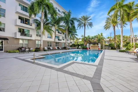 a view of a yard with plants