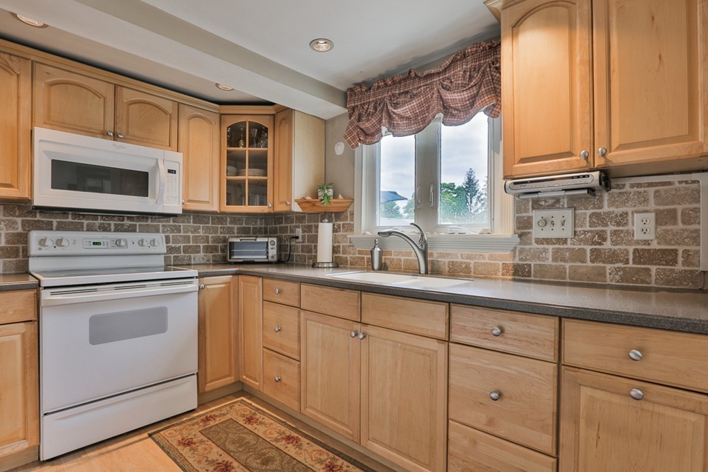 34 Ferry Road Salisbury, MA 01952 - Photo 17 of 30