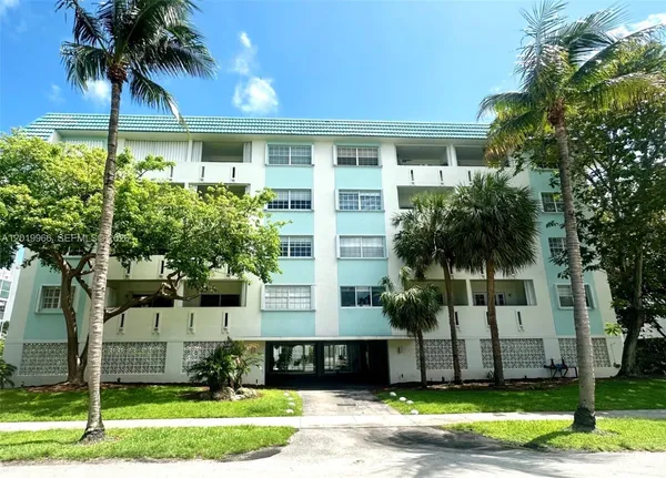 $4,000 | 300 Galen Drive, Unit 206, Key Biscayne, FL 33149