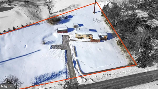 $230,000 | 828 Spring City Road, Phoenixville, PA 19460