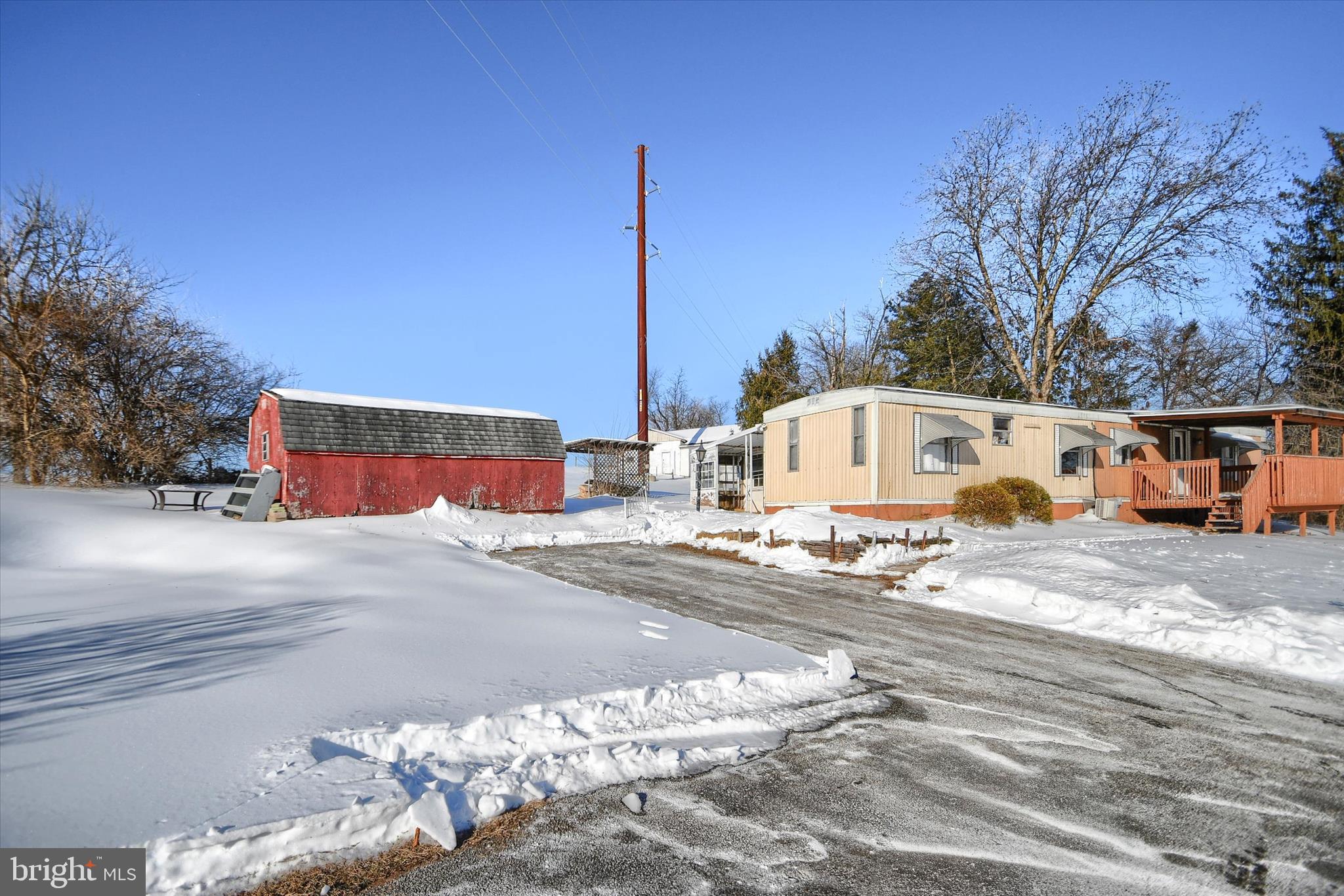 828 Spring City Road Phoenixville, PA 19460 - Photo 2 of 17