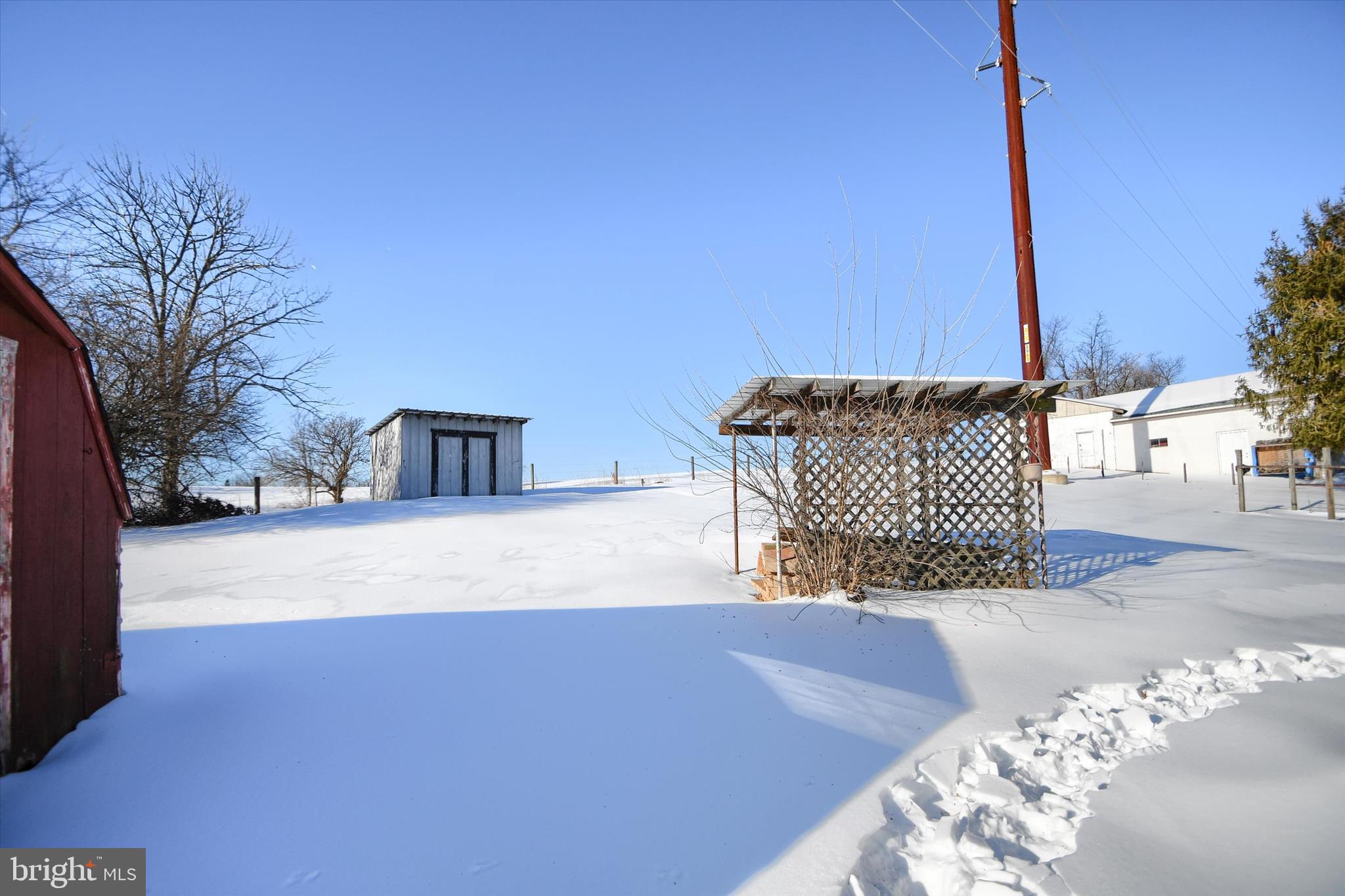 828 Spring City Road Phoenixville, PA 19460 - Photo 3 of 17