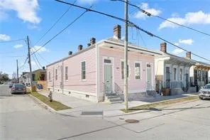 $1,400 | 2500 First Street, New Orleans, LA 70113