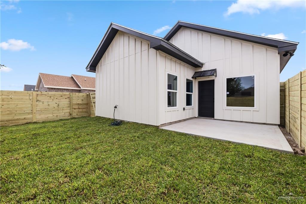 710 West 25th Street Mission, TX 78574 - Photo 2 of 15 a view of a backyard of the house