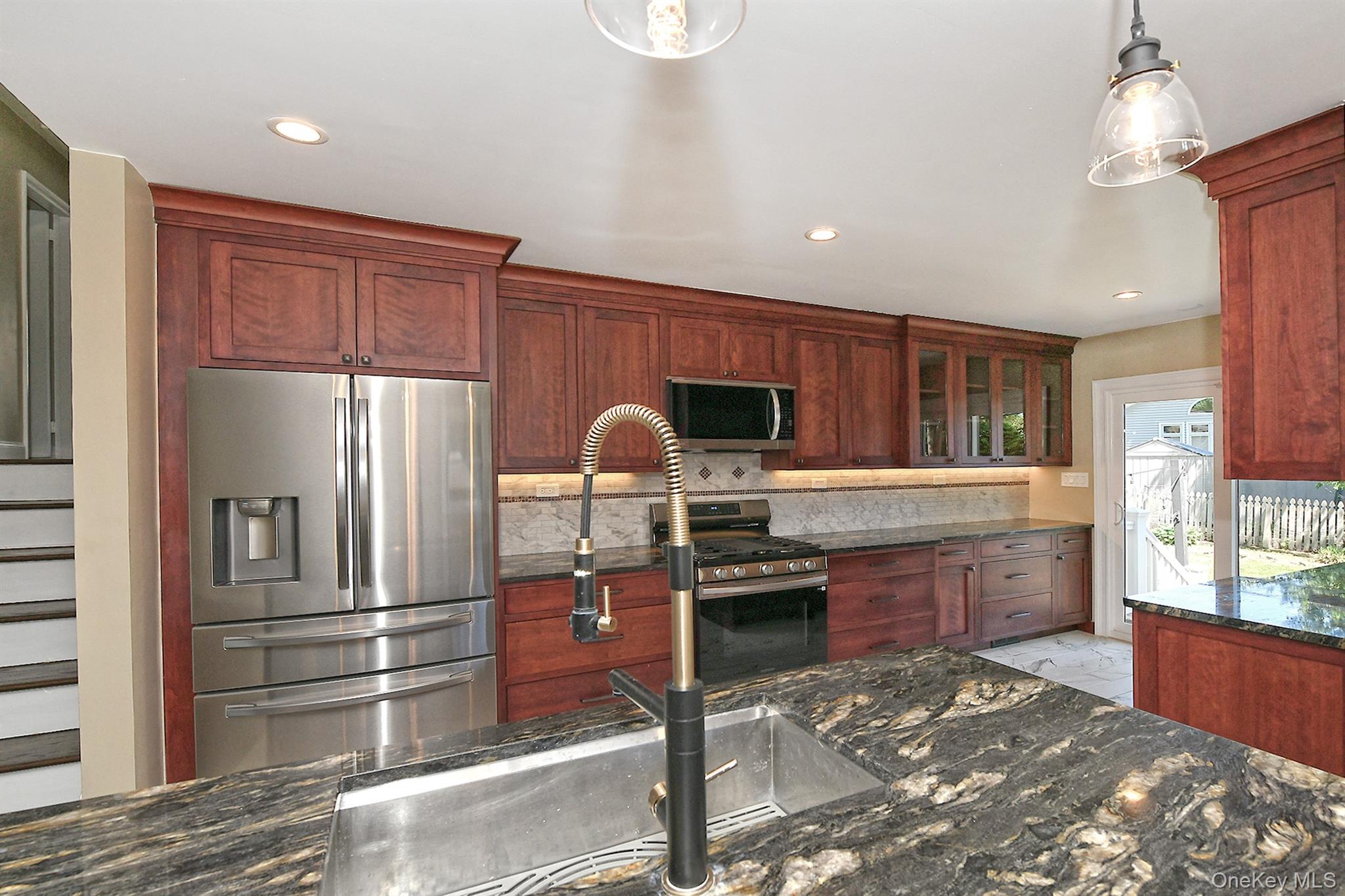 7 Rensselaer Drive Commack, NY 11725 - Photo 9 of 37