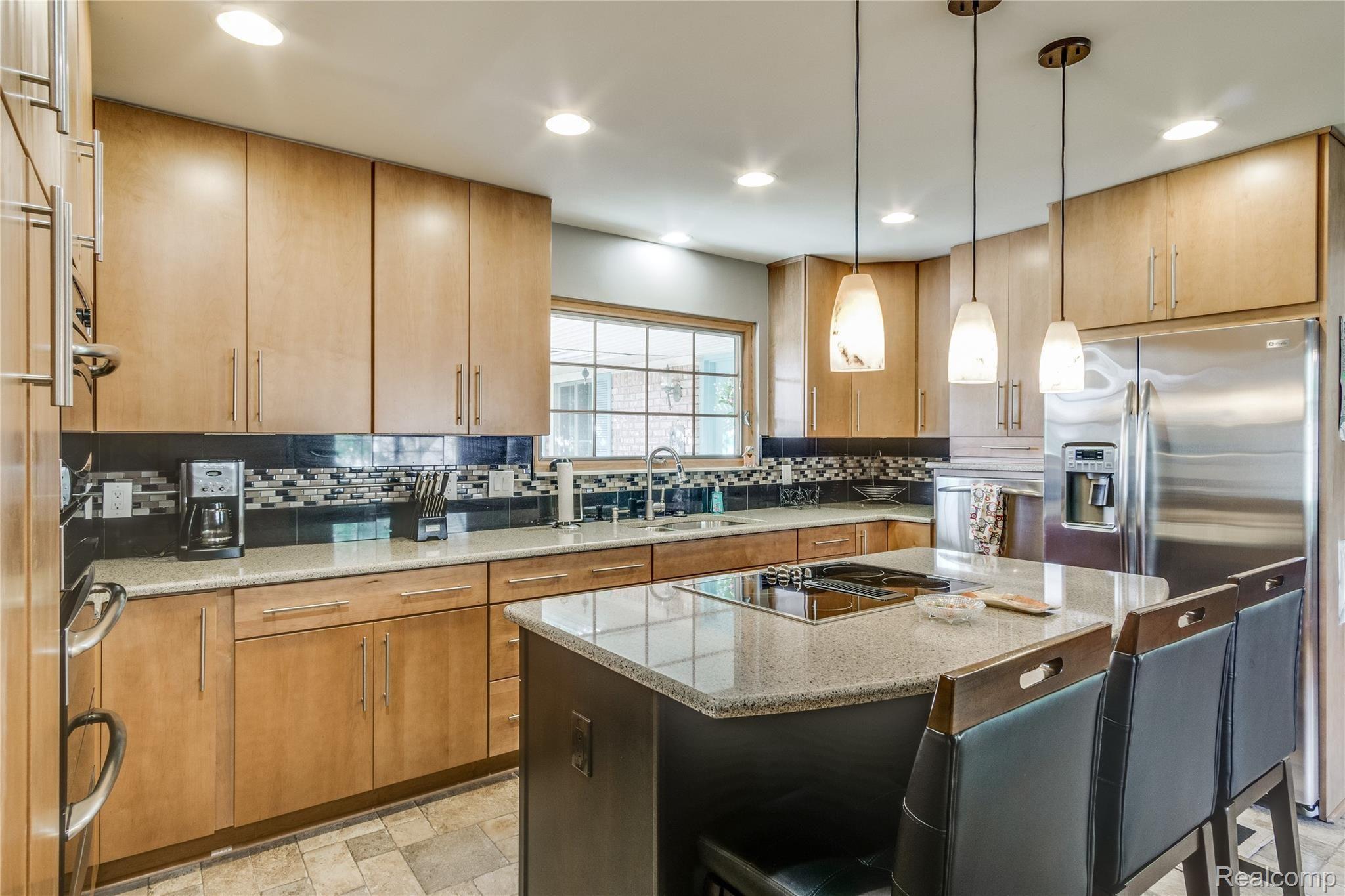 14243 Newburgh Road Livonia, MI 48154 - Photo 7 of 25 Interiors (16 of 37).jpg