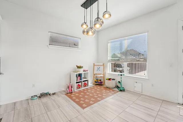 $3,500 | 7113 Garnet Mill Lane, Austin, TX 78744