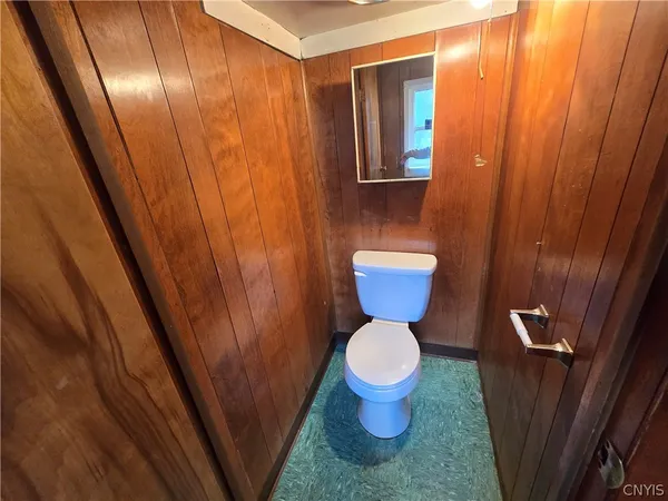 $1,500 | 121 West End Drive, Syracuse, NY 13204