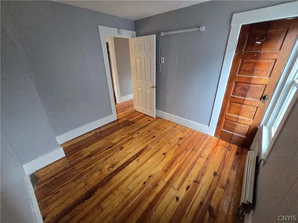 $1,500 | 121 West End Drive, Syracuse, NY 13204