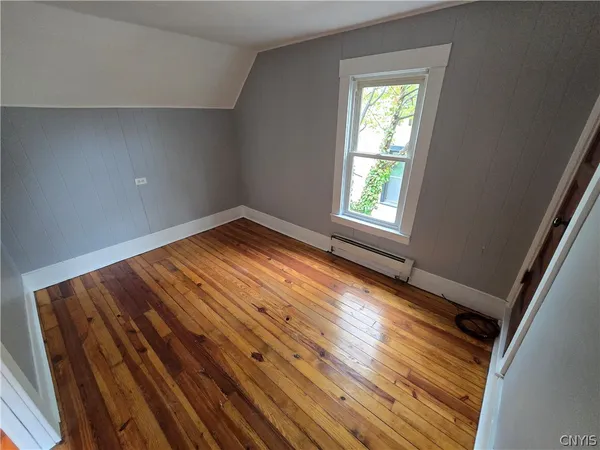 $1,500 | 121 West End Drive, Syracuse, NY 13204