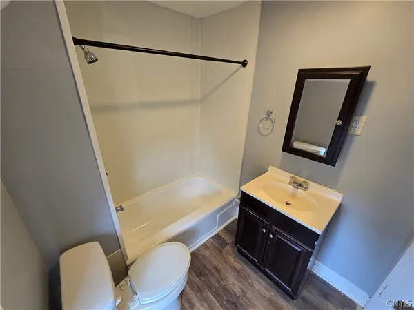 $1,500 | 121 West End Drive, Syracuse, NY 13204