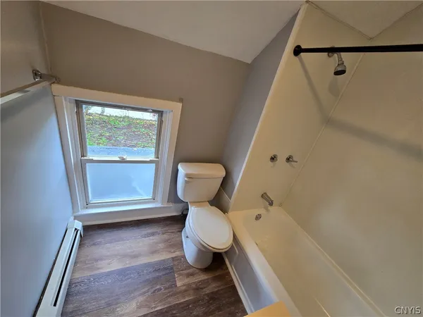 $1,500 | 121 West End Drive, Syracuse, NY 13204