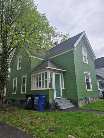 $1,500 | 121 West End Drive, Syracuse, NY 13204