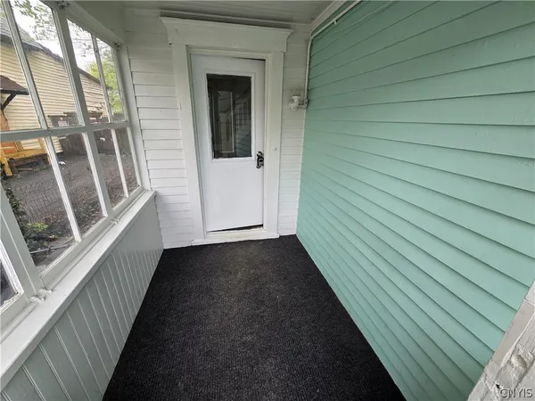 $1,500 | 121 West End Drive, Syracuse, NY 13204