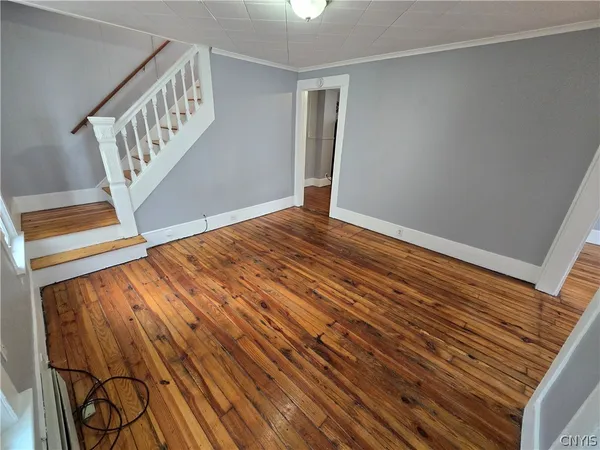 $1,500 | 121 West End Drive, Syracuse, NY 13204