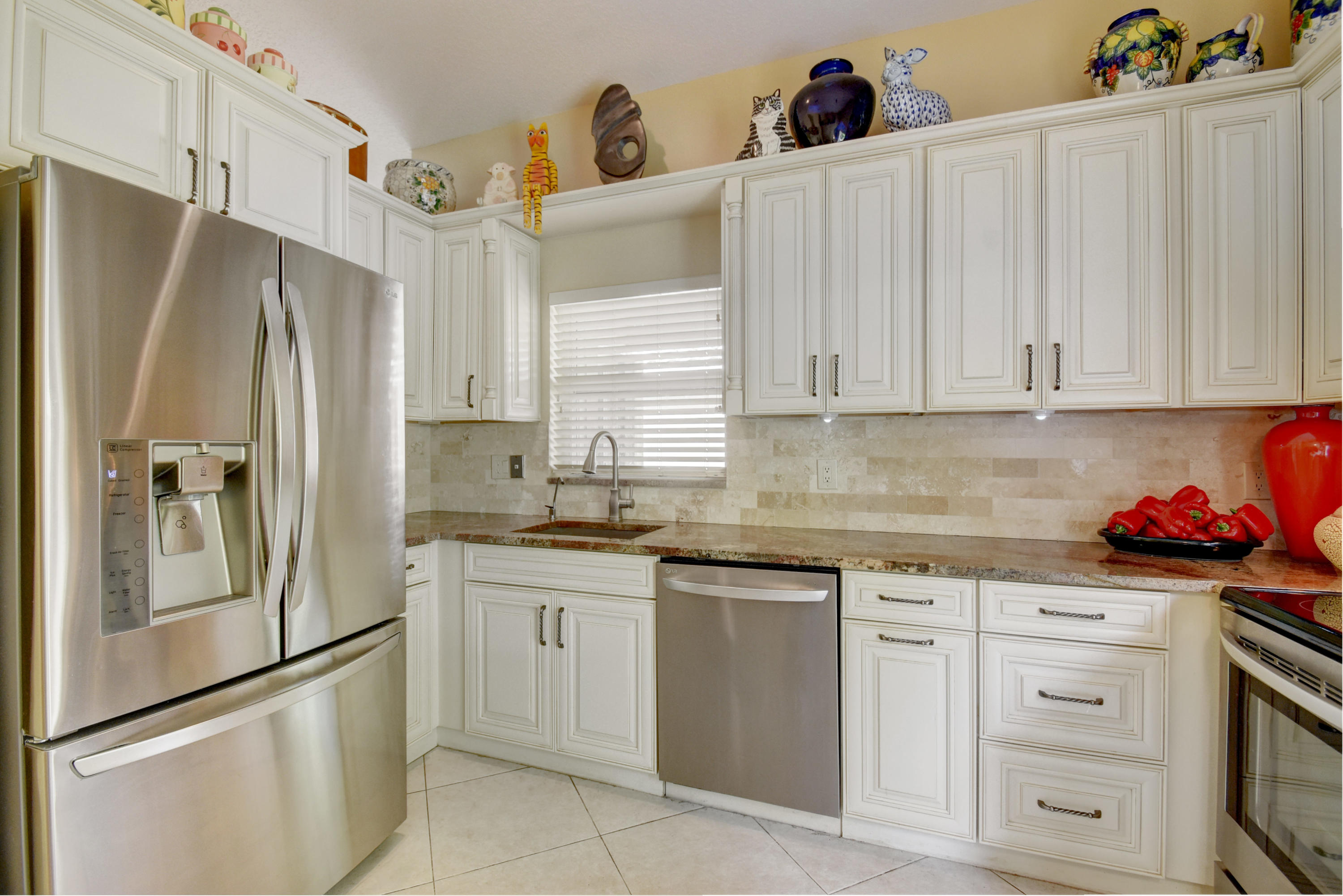 7469 Chorale Road Boynton Beach, FL 33437 - Photo 8 of 68 Lots of counter space