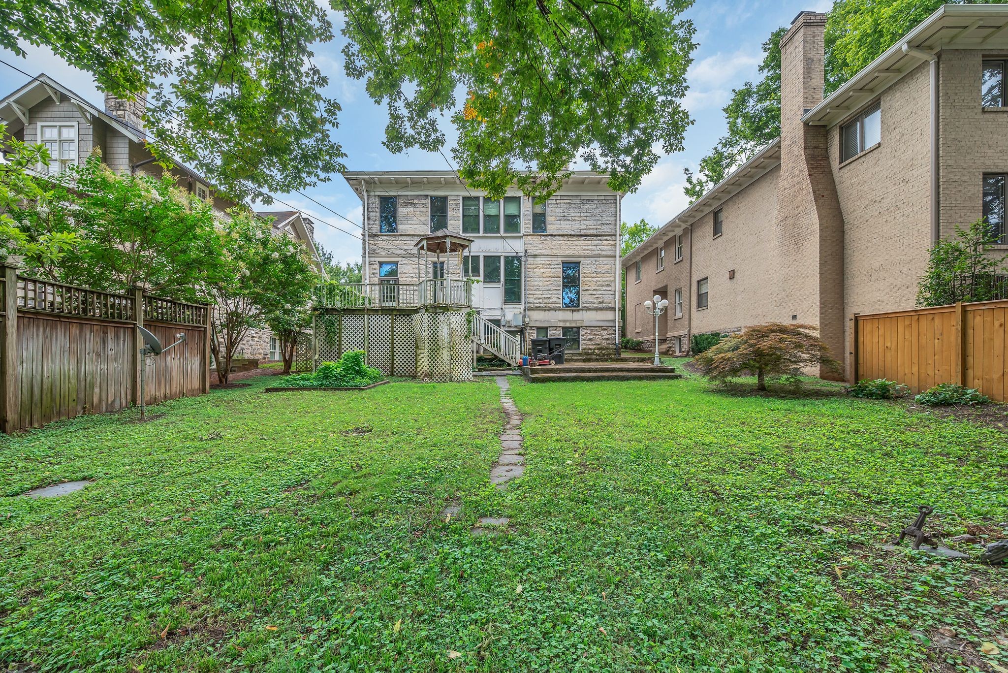 3818 Richland Avenue Nashville, TN 37205 - Photo 5 of 13 a house view with a garden space