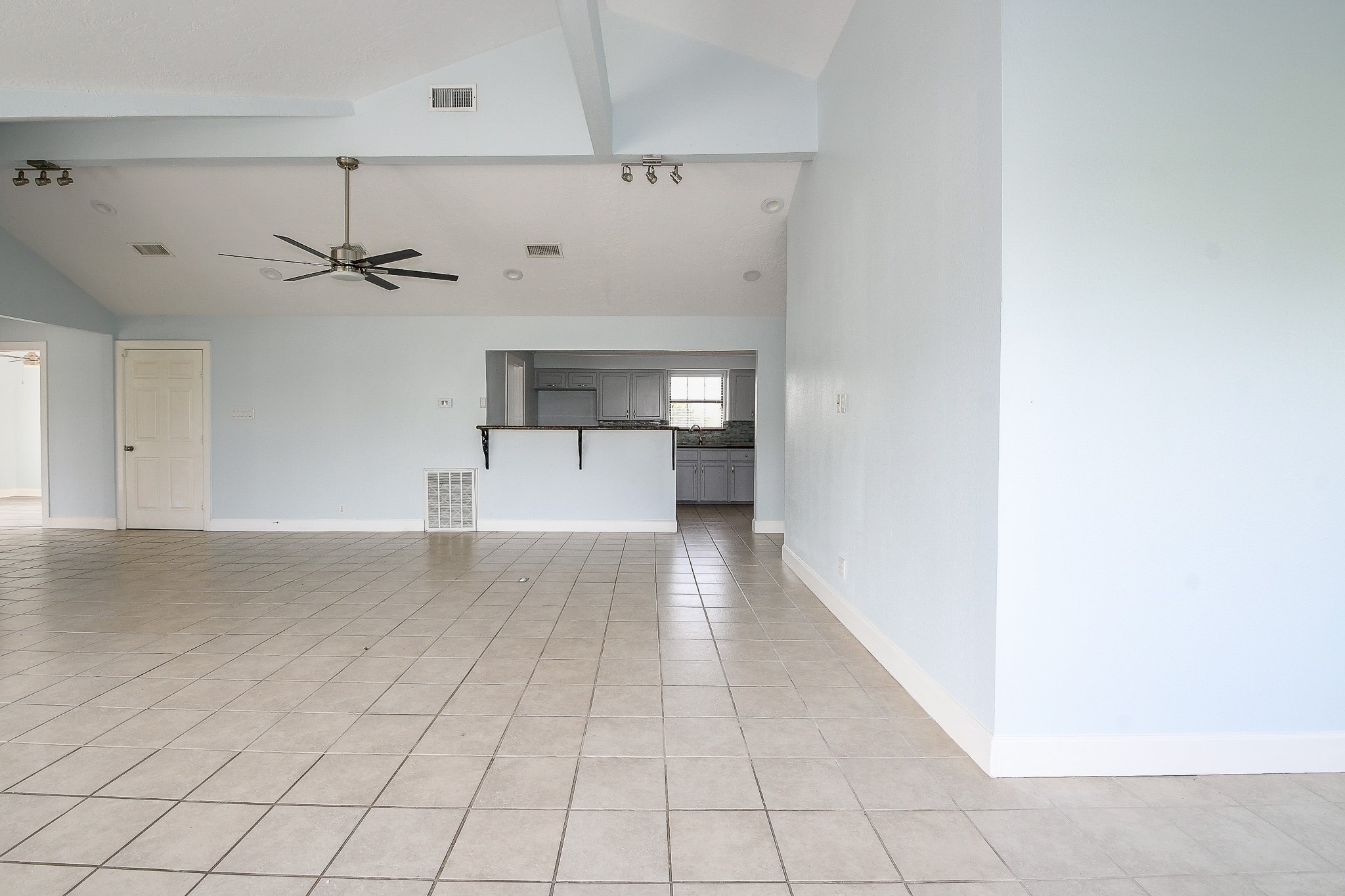 1615 Railroad Street San Leon, TX 77539 - Photo 6 of 45