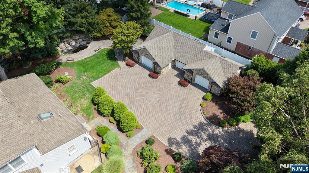 235 Kinderkamack Road Emerson, NJ 07630 - Photo 3 of 33 Gallery Image 3