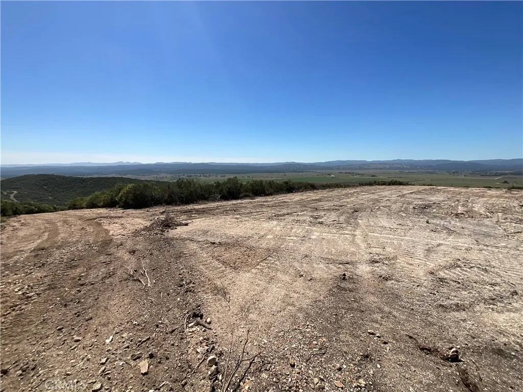 105 Paulsen Road King City, CA 93930 - Photo 16 of 25 a view of empty room with wooden floor