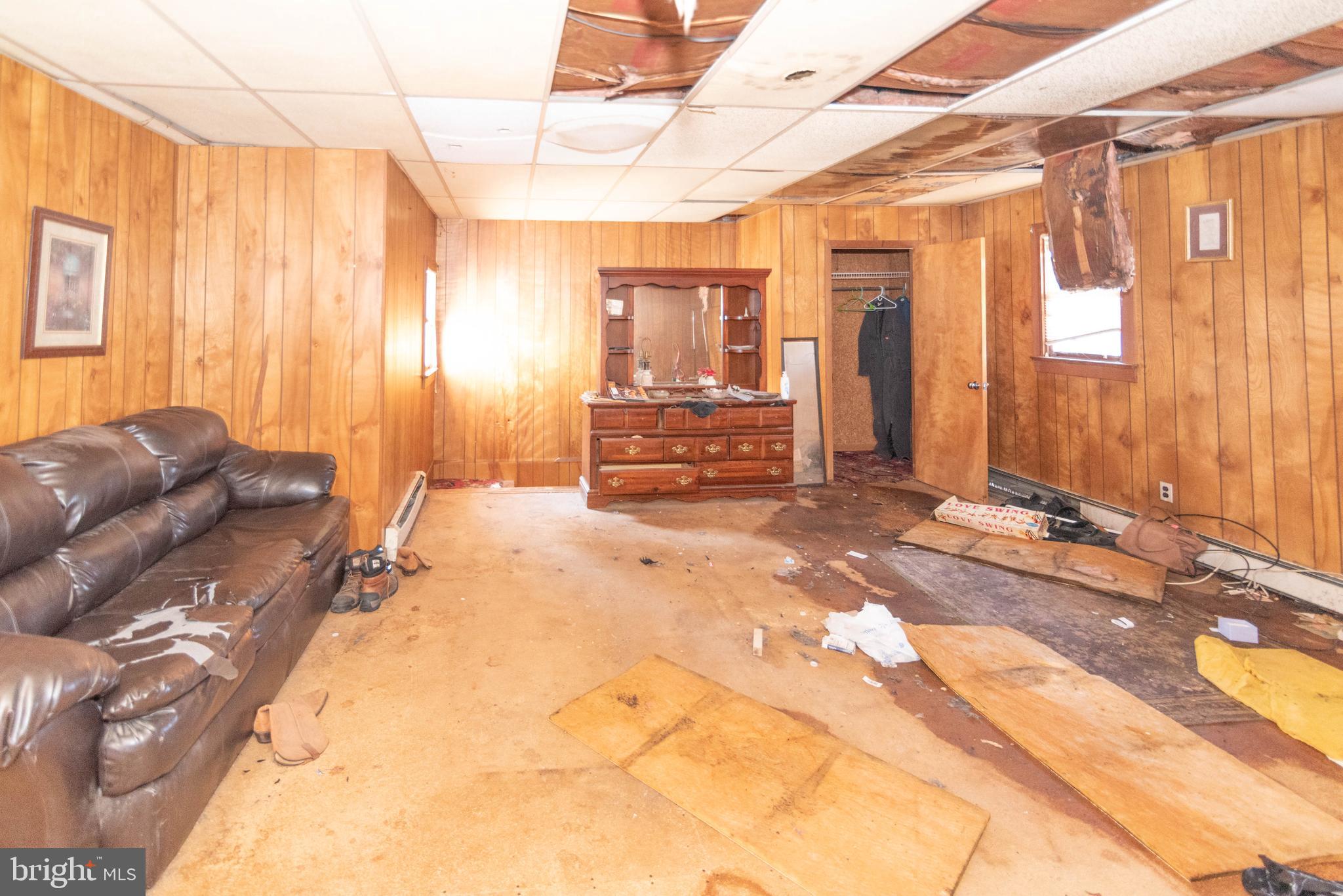 2100 Singerly Road Elkton, MD 21921 - Photo 13 of 67 a view of a bathroom with a tub and shower