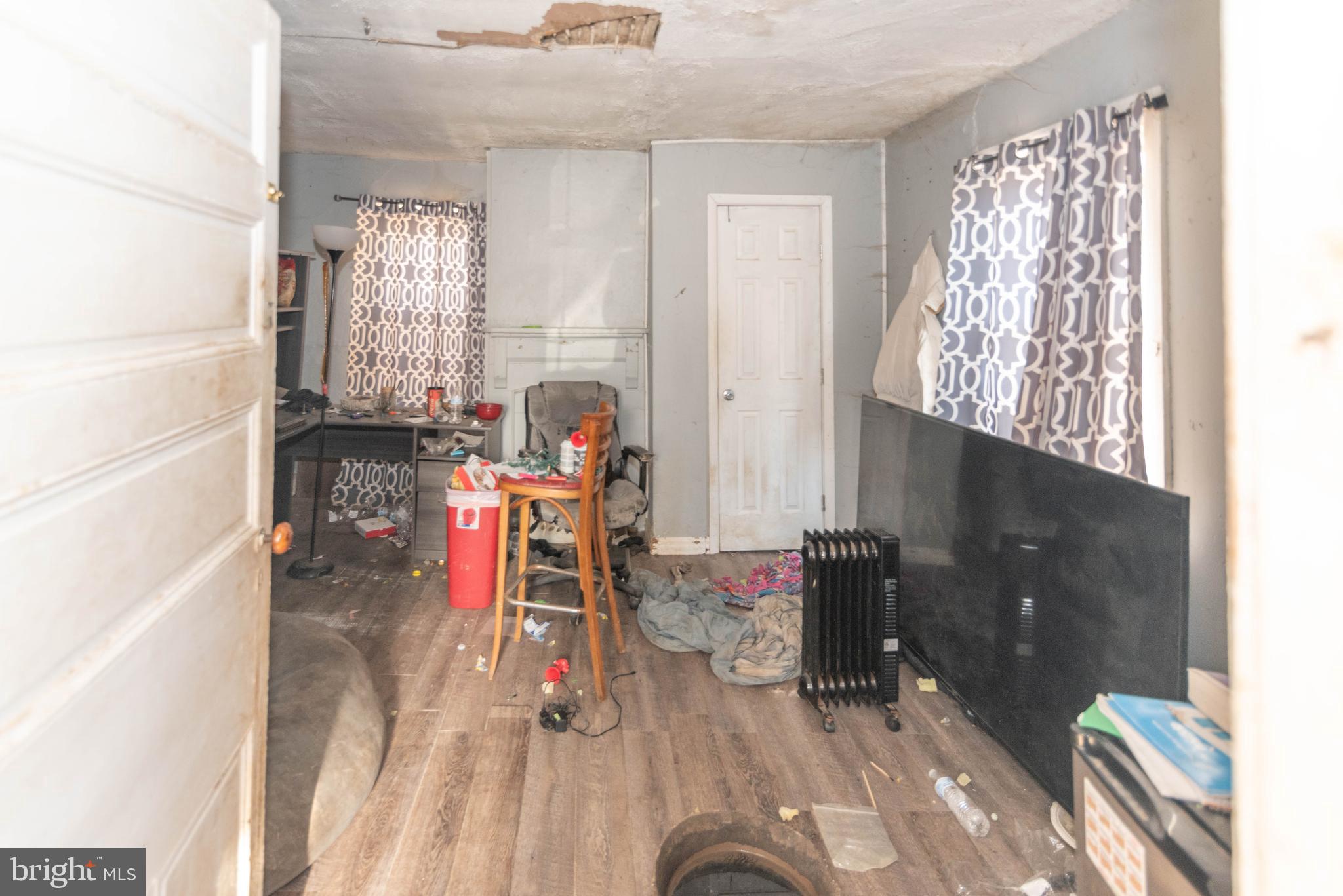 2100 Singerly Road Elkton, MD 21921 - Photo 17 of 67 a view of entryway with wooden floor